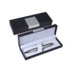 קופסת מתנה שחורה מהודרת לעט מק"ט 1585 עם לוחית אלומיניום