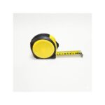 מטר מדידה ממותג באורך 10 מטר עם סרט פלדה רחב וגוף פלסטיק צהוב עם ציפוי גומי שחור